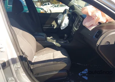 2019 Dodge Charger Sxt Rwd z USA, uszkodzony, nr VIN 2C3CDXBG0KH709342